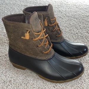 Sperry Waterproof Boots size 8.5